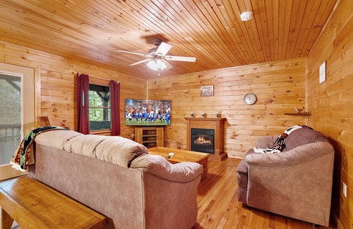 Purlear Cabin | Private Cabin in Wonderful Community