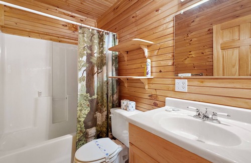 Purlear Cabin | Private Cabin in Wonderful Community