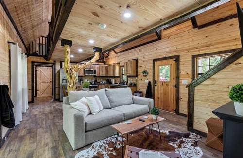 Campton House | Private Cabin w King Bed and Private Hot Tub