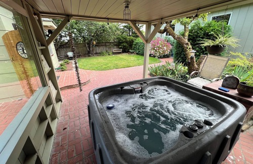 Port Angeles House | Private, charming 3 bedroom house. Hot tub. Fenced compound feeling.