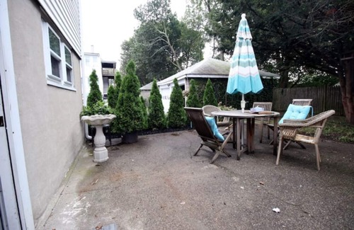 Revere Apartment | Private Charming Apartment Walk to Subway & Beach