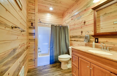 Clark House | Private Clark Retreat w/ Patio & Mountain Views!