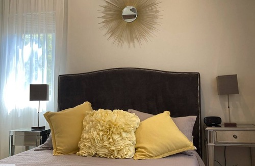 Camarillo House | Private, Clean and Spacious Guesthouse