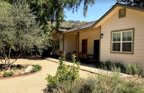 Camarillo House | Private, Clean and Spacious Guesthouse