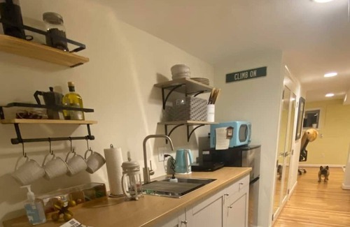 Park View Apartment | Private, clean, studio near Petworth metro