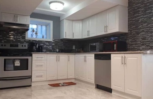 Scarborough Apartment | Private | Close to Lake | 30 Min. to Downtown| WIFI