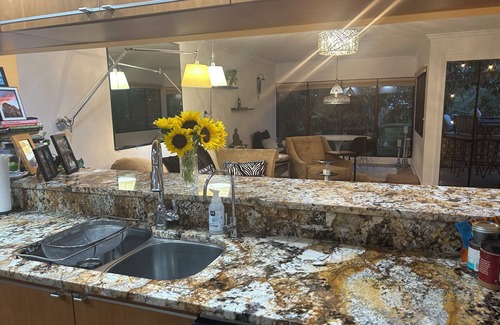 Central Sarasota Condo | Private corner/blocks from SelbyGardens/pets/2 parking spots/elevator/3-mon min