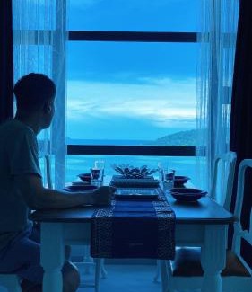Downtown Kota Kinabalu Apartment | Private Corner Stay! Ocean-View, Walk to Jetty & Food Spots-Mango House1