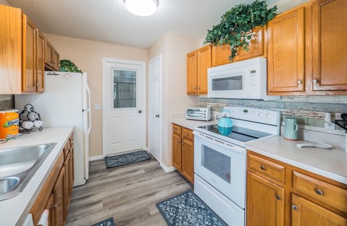 San Pedro Villas House | Private Corner Unit Pool Home w/BBQ & Dog Friendly!