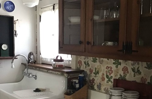 Lake St Louis Cottage | Private cottage close to interstate and shopping.