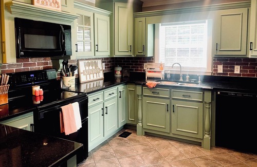 Lookout Mountain Cottage | Private Cottage Near Rock City w/Deep Soak Tub & Waterfall Shower