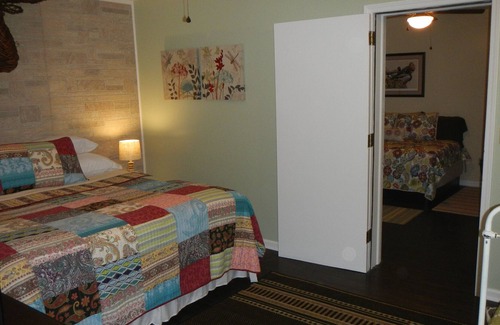 Gerton Cottage | Private Cottage at 3B's Inn Bed Breakfast & Biscuits Asheville, NC