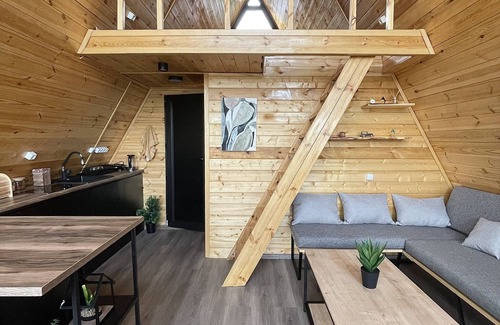Mtskheta Cottage | Private cottage in Tbilisi, view of the mountains w/2 bedroom and fireplace