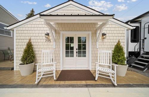 Coeur d'Alene House | Private Cottage on Annie