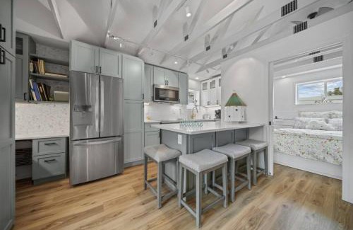 Coeur d'Alene House | Private Cottage on Annie