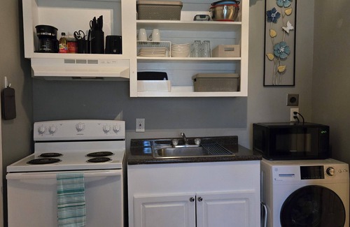 Greater Belhaven Apartment | Private Cottage Pad - Weekly or Monthly