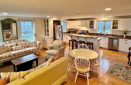Tom Nevers House | Private Cottage - Sun-filled Home- family getaway - close to everything