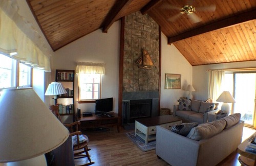 Madaket House | Private cottage Tristams Group 5 min walk to the beach