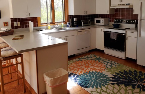Vineyard Haven Cottage | Private cottage with association pool