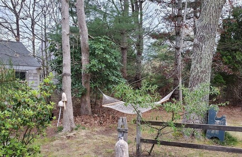 Vineyard Haven Cottage | Private cottage with association pool