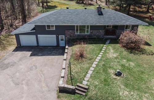 Bracebridge House | Private cottage with 26 acre & outdoor games