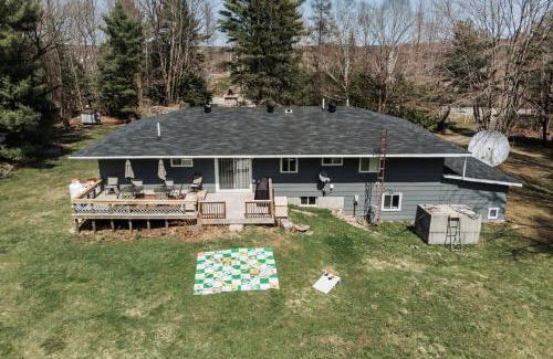 Bracebridge House | Private cottage with 26 acre & outdoor games