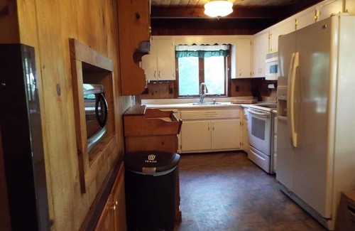 Cavendish House | Private Country Cabin - Close to Skiing and Snowmobiling