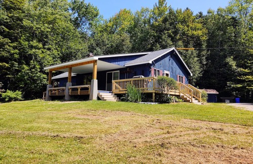 Cavendish House | Private Country Cabin - Close to Skiing and Snowmobiling