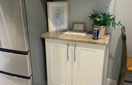 West Philadelphia Apartment | Private, Couple's Retreat. Ideal three people. Pets. Free parking on Street.