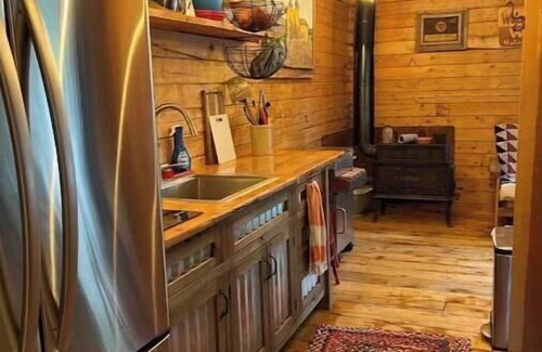 Regina Cabin | Private/Cozy 2 bedroom mountain cabin Serenity now