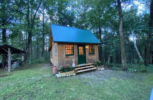 Brattleboro Cabin | Private, cozy, and charming cabin just minutes from town.