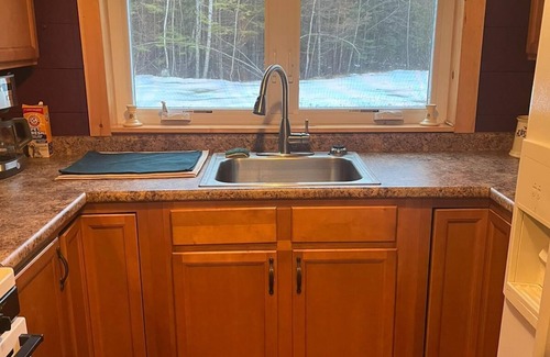 Pittsburg Cottage | Private, cozy and quiet with direct trail access