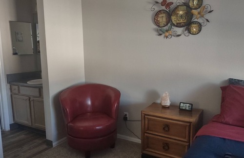 Thornton Apartment | Private Cozy & Clean Room