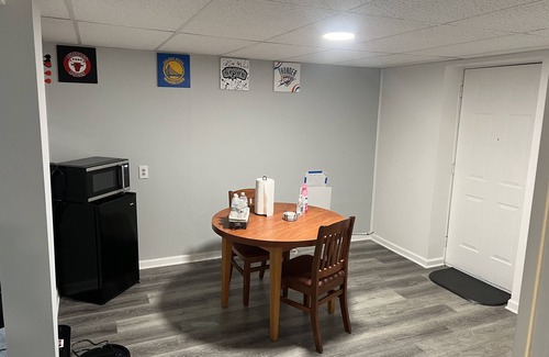 Mableton House | Private cozy level w/TV, 15 Min to ATL,Hawks Arena
