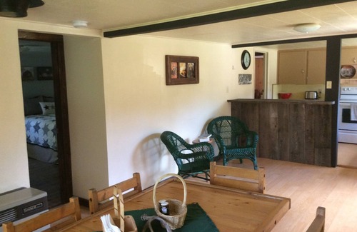 Gardiner House | Private, Cozy , Mountain Home Located On A Trout Stream - 10 Miles To YNP