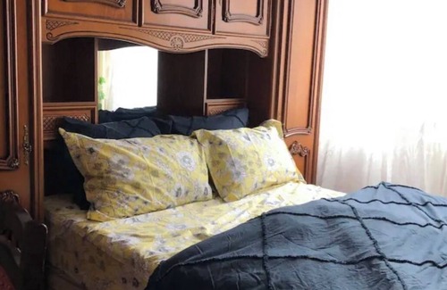Bobigny Apartment | Private Cozy Room with Queen Bed near Centre of Paris
