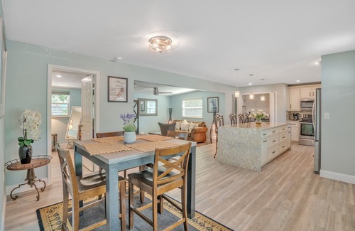 South Sarasota House | Private Cozy Sarasota Home by RedAwning