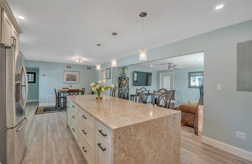 South Sarasota House | Private Cozy Sarasota Home by RedAwning