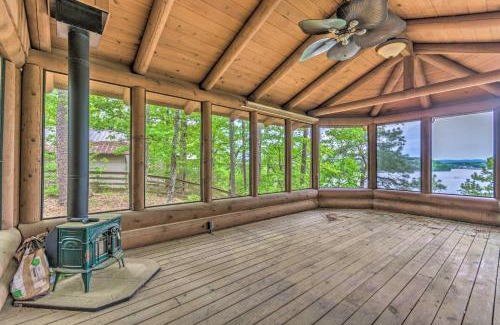 Mid America House | Private Dock and Slip Lake Hamilton Hideaway!