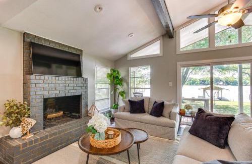 Gun Barrel City House | Private Dock and Fire Pit Cedar Creek Reservoir Gem