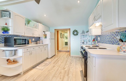Houghton Lake Cottage | Private Dock & Fire Pit: Houghton Lake Home!
