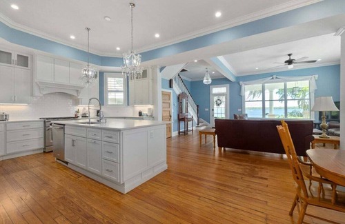 Palatka House | Private Dock, Fishing, Chef's Kitchen-Sleeps 8