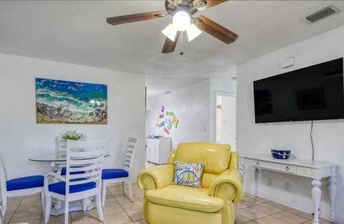 Coral Ridge Isles House | Private dog-friendly home near beach - lovely patio, central AC & W/D