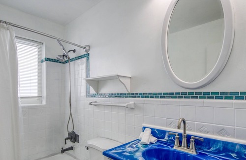Coral Ridge Isles House | Private dog-friendly home near beach - lovely patio, central AC & W/D