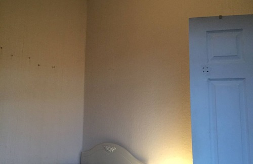 Coventry House | Private double rooms in Town House near City centre, Coventry-with Parking/WiFi