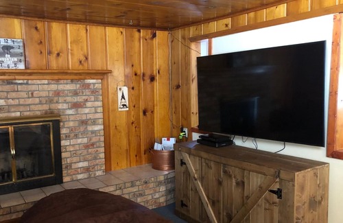 Sula Cabin | Private East Fork River Cabin, 2 acres, 30 minutes to ski hill & Darby
