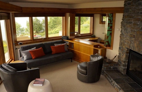 Grand Marais Condo | Private, End Condo on Superior w/ large PRIVATE SAUNA for 2! Panoramic views!
