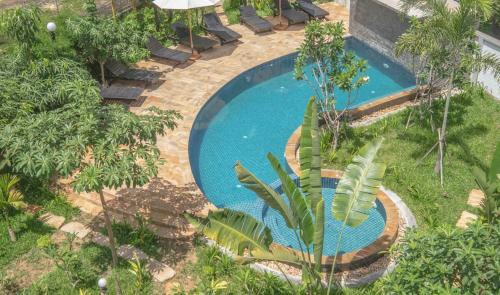 Siem Reap Apartment | Private Entire 8 BedRooms Garden Pool Villa With Kitchen & BBQ Facilities