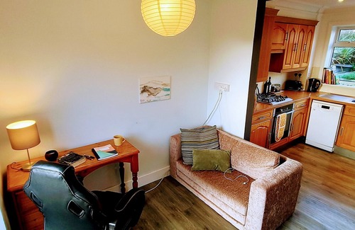 Woodingdean House | Private Entire House - 3 Bedrooms, Garden, Parking