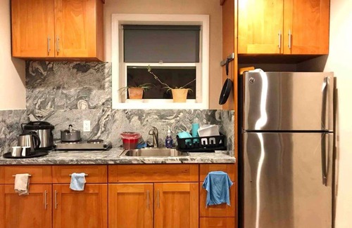 Pacifica House | Private entrance 1BR/1BA/Kitchen 10min to SFO/SF